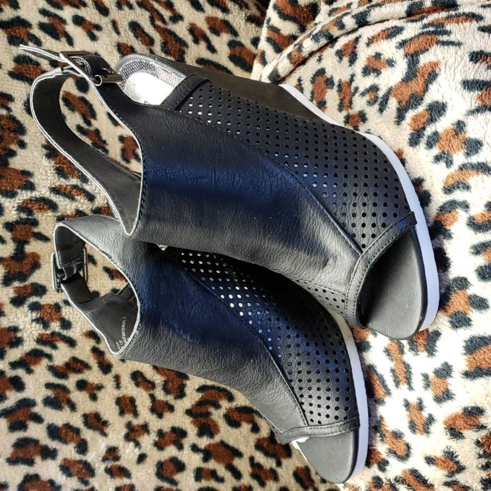 Shoes - Picture 3 of 3